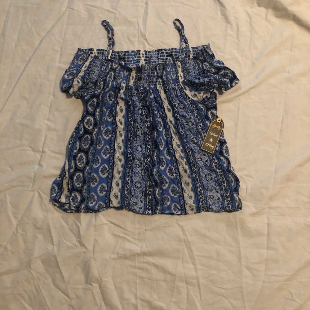 Twine & String Women Button Cold Shoulder Top Larg